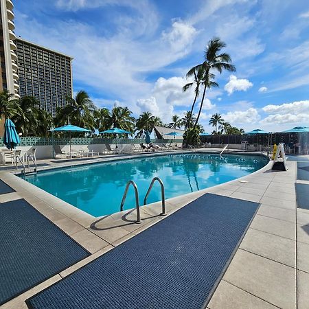 Two Bedroom Condo Overlooking Ala Wai Boat Harbor Honolulu Exterior photo