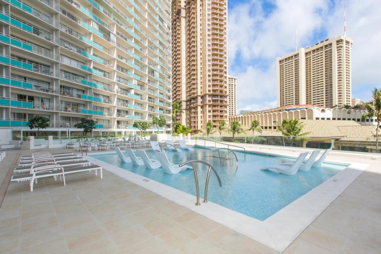 Two Bedroom Condo Overlooking Ala Wai Boat Harbor Honolulu Exterior photo