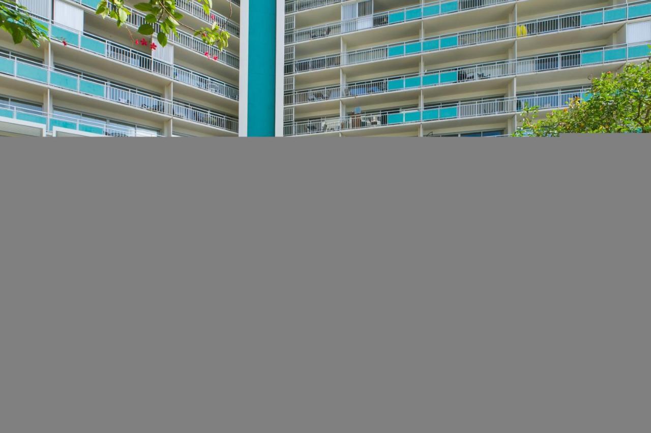 Two Bedroom Condo Overlooking Ala Wai Boat Harbor Honolulu Exterior photo