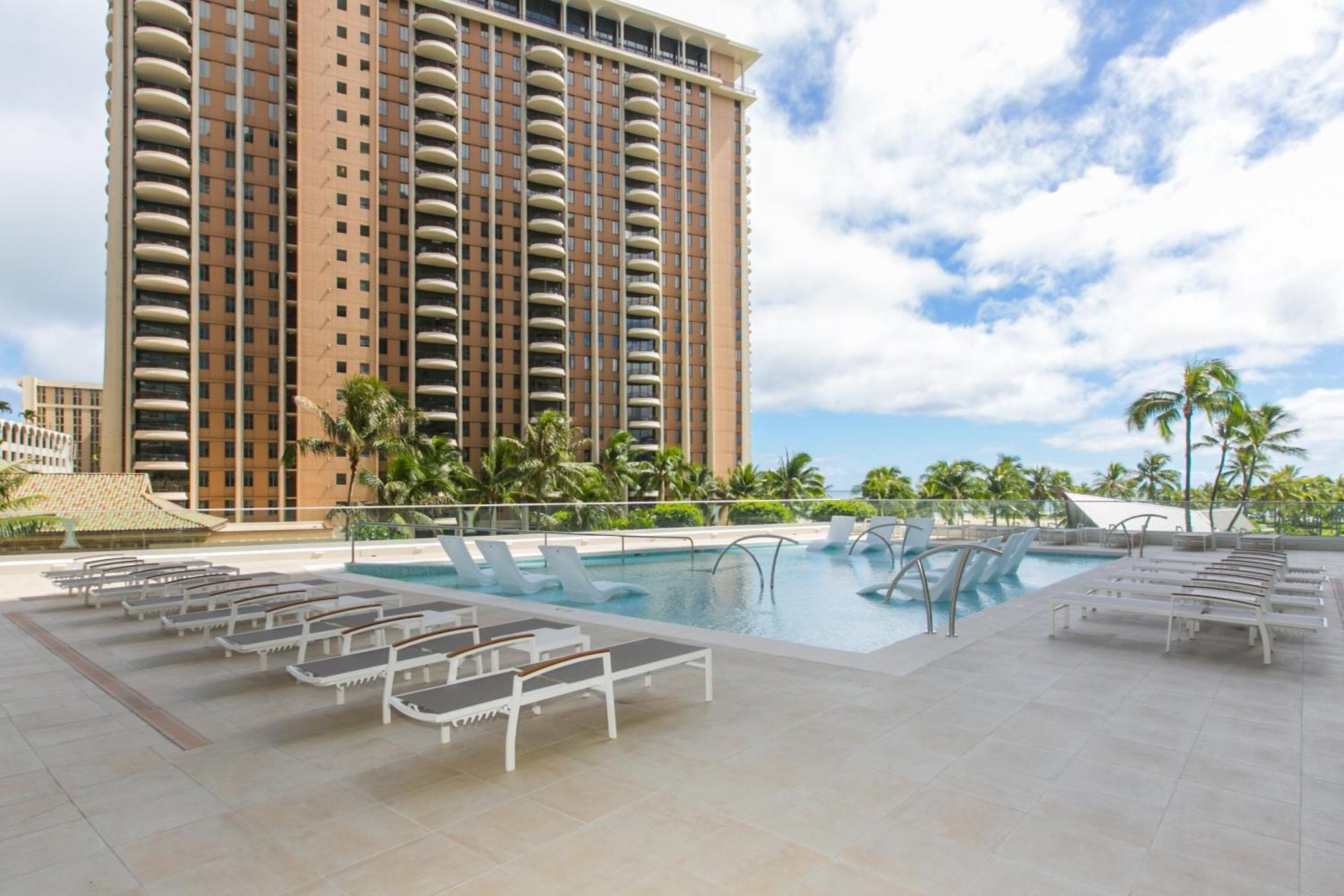 Two Bedroom Condo Overlooking Ala Wai Boat Harbor Honolulu Exterior photo