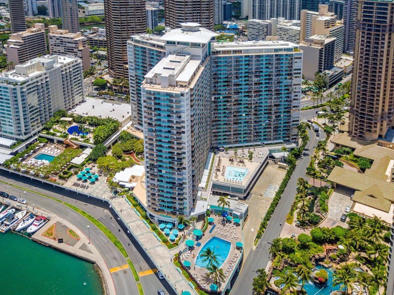 Two Bedroom Condo Overlooking Ala Wai Boat Harbor Honolulu Exterior photo